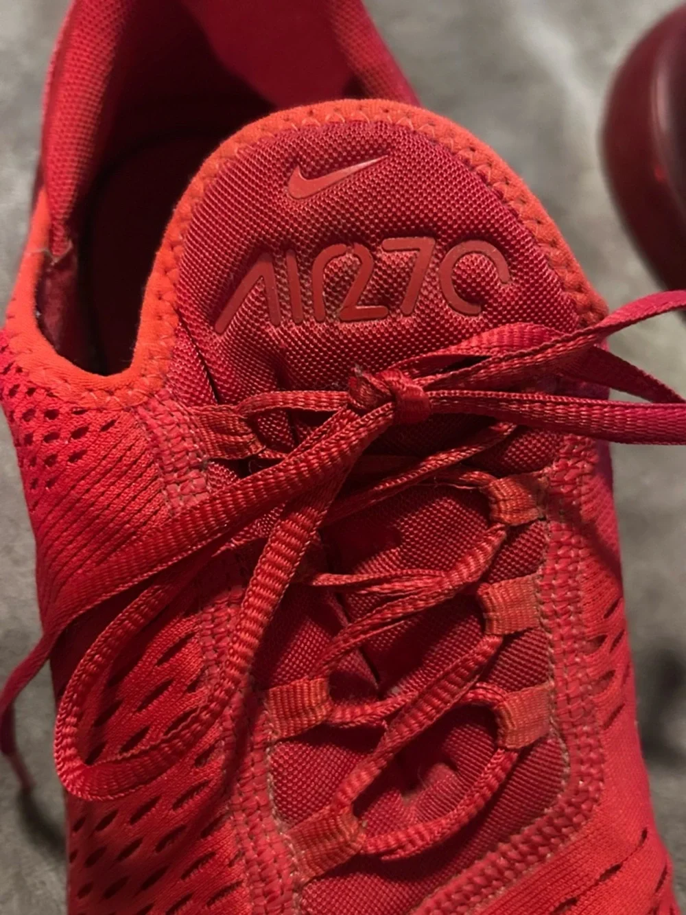 Men’s Nike All-Red Air Max 270 Sneakers - Picture 5 of 8